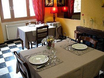 Hotel Le Relais Du Coustoubi Campouriez Екстер'єр фото