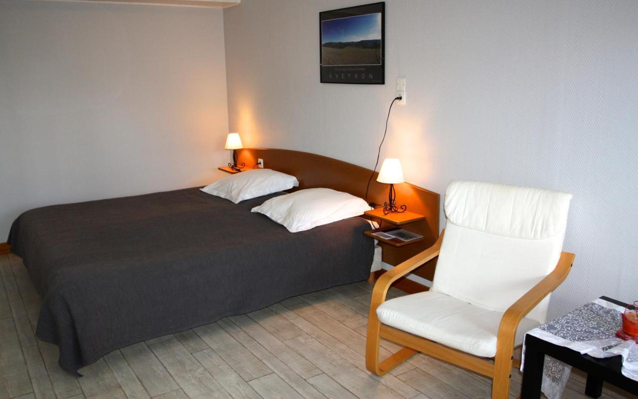 Hotel Le Relais Du Coustoubi Campouriez Екстер'єр фото